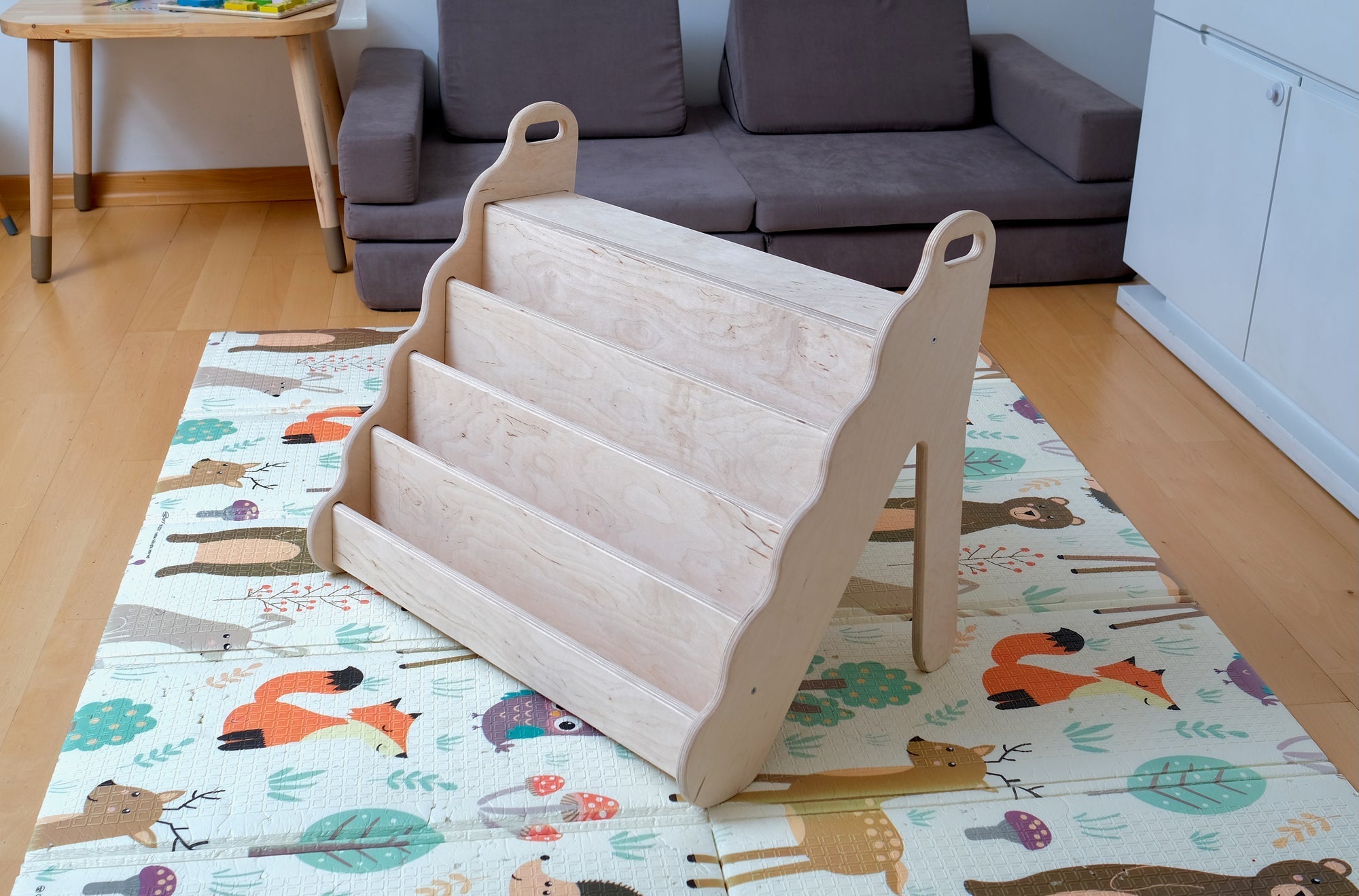 Bibliothèque Montessori en Bois avec Assise — Petit, Moyen ou Grand Format