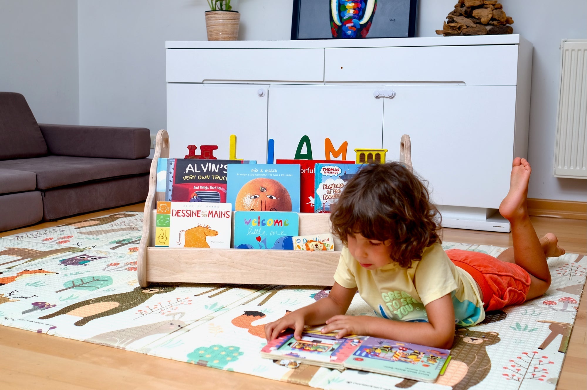 Bibliothèque Montessori en Bois avec Assise — Petit, Moyen ou Grand Format