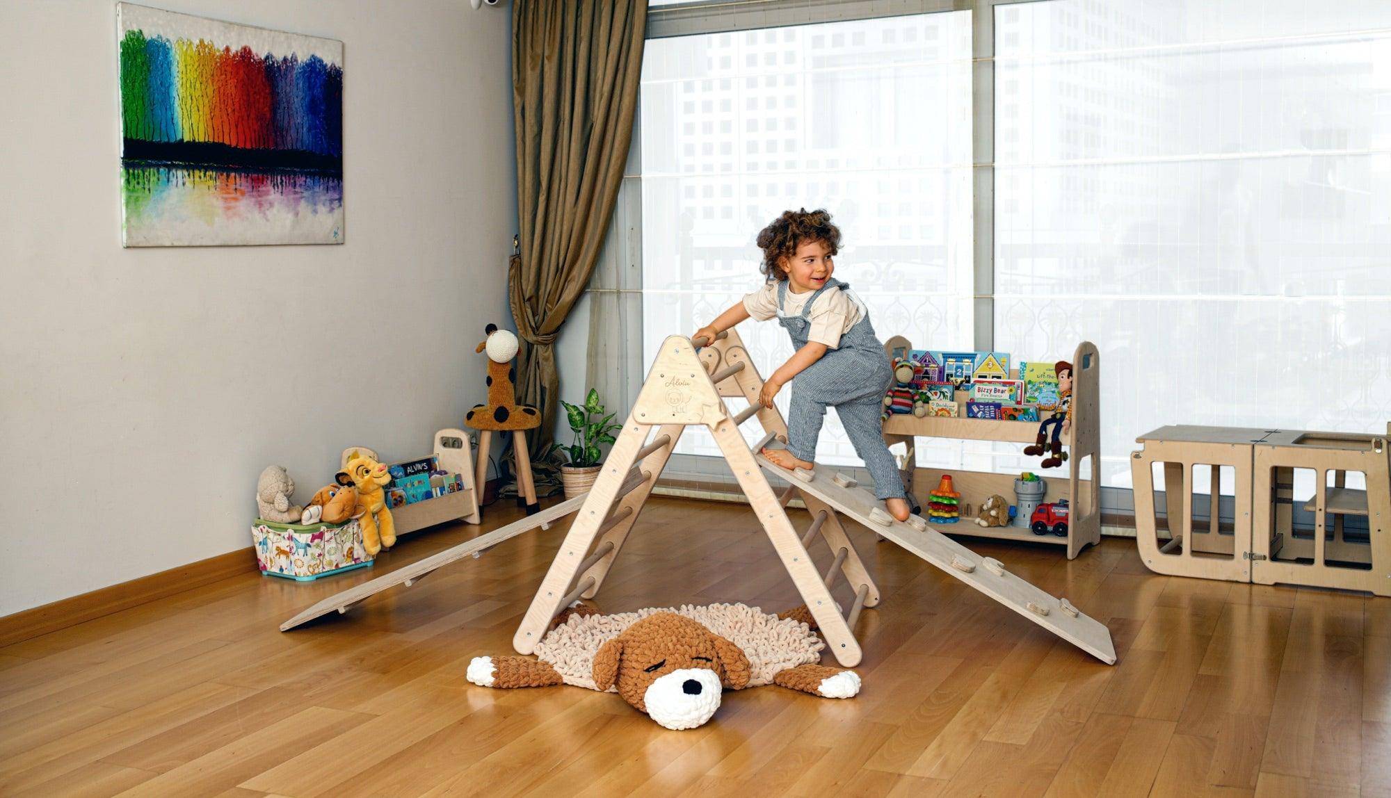 Triangle d'Escalade Pikler Pliable avec Rampe — Structure Montessori en Bois