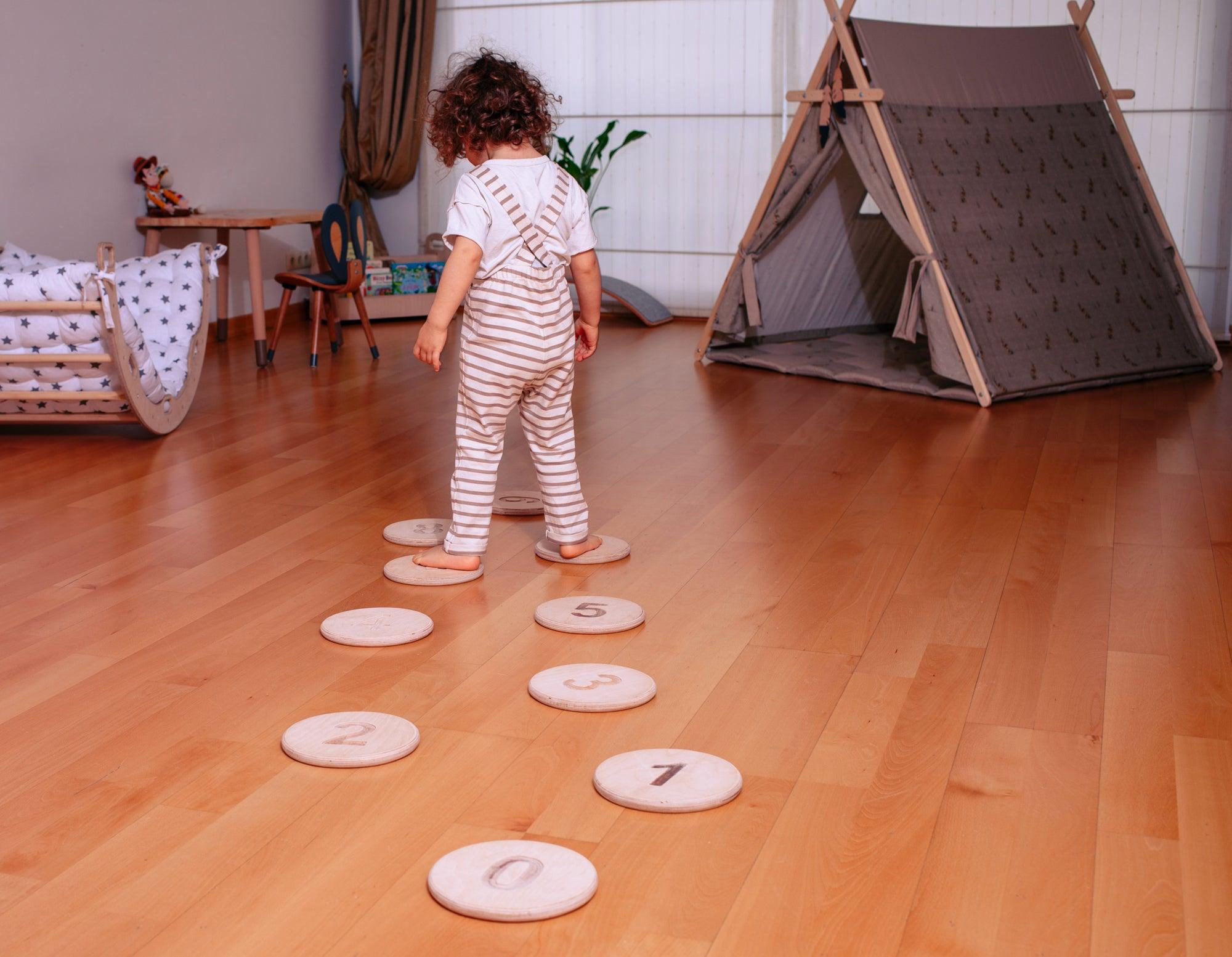 Poutre d'Équilibre Montessori avec Pierres de Gué — Set en Bois