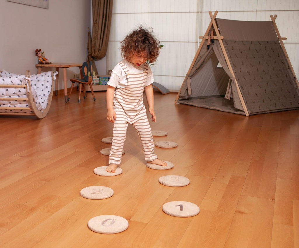 Poutre d'Équilibre Montessori avec Pierres de Gué — Set en Bois