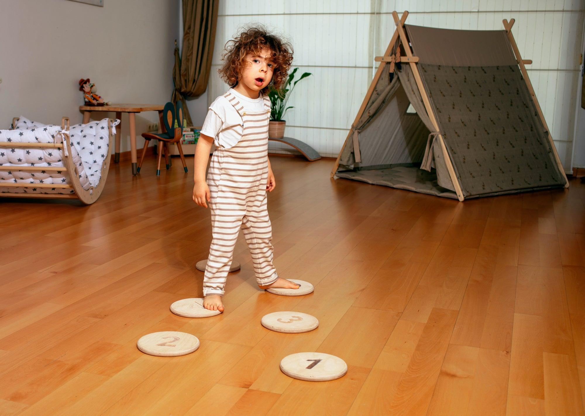 Poutre d'Équilibre Montessori avec Pierres de Gué — Set en Bois
