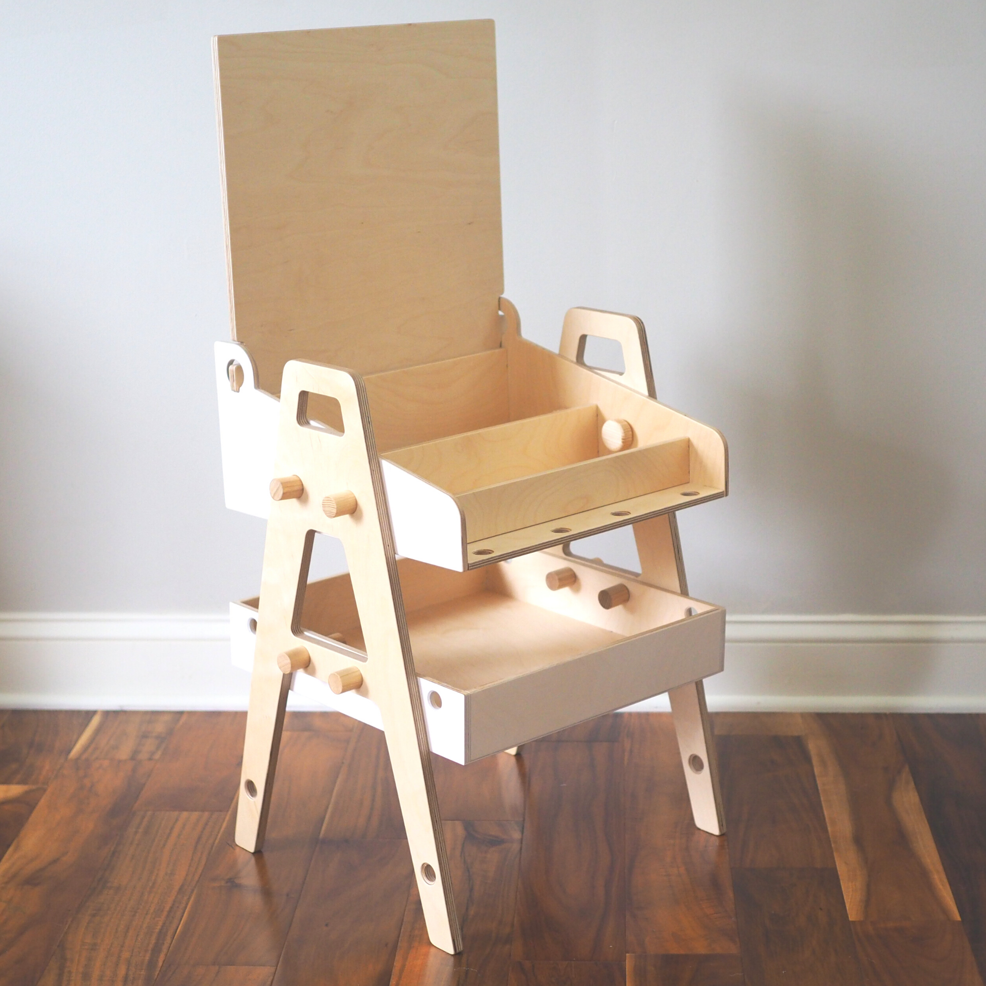 Table d'Art Montessori avec Tableau Noir — Bureau Créatif en Bois
