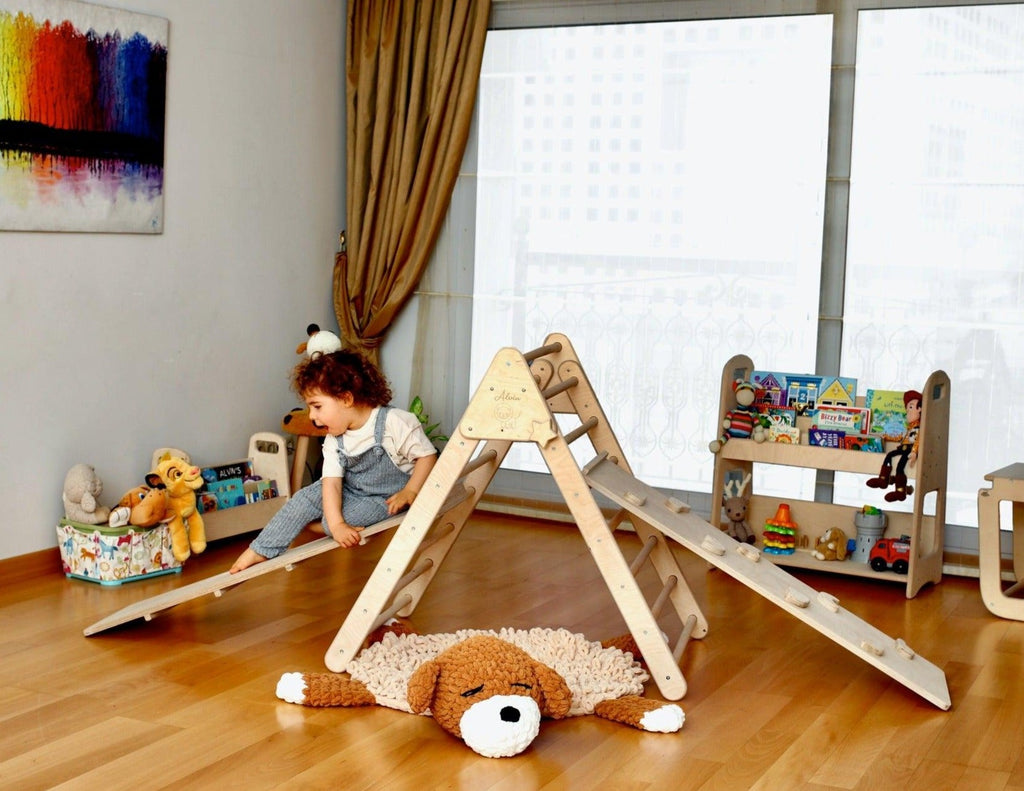 Triangle d'Escalade Pikler Pliable avec Rampe — Structure Montessori en Bois